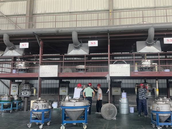 金属粉末超声波振动筛用户现场