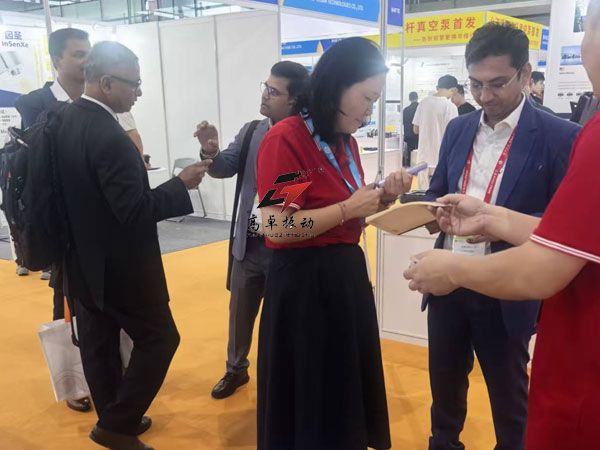 新乡高卓振动携创新设备亮相第二十二届中国国际化工展