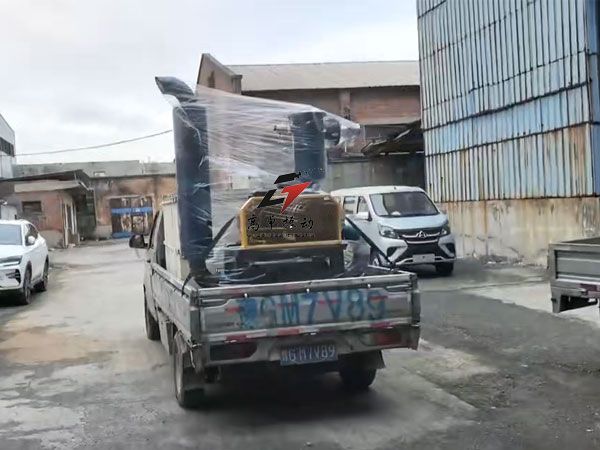 山西王老板再次订购的罗茨风机真空上料机已发货