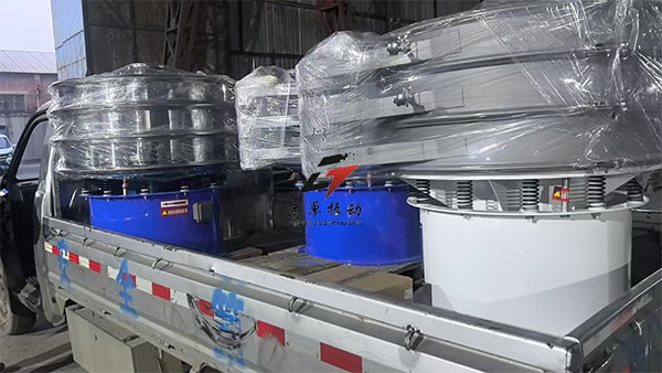 成都客户再次订购的3台旋振筛今日已发货